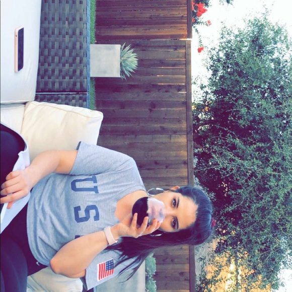 Meet your posher, Jordyn - Picture 11 of 16